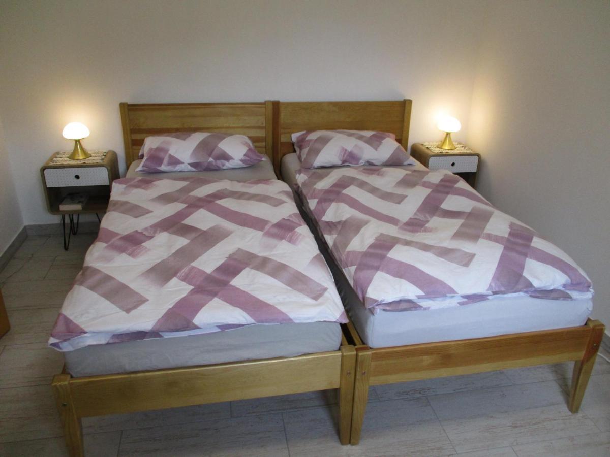 Appartement Apartma Elizabeth à Srpenica Extérieur photo
