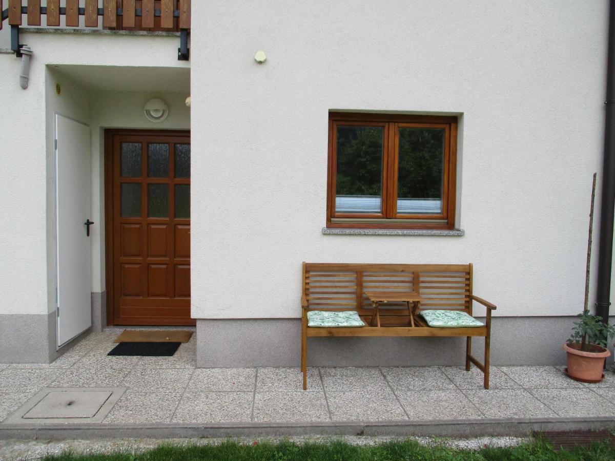 Appartement Apartma Elizabeth à Srpenica Extérieur photo